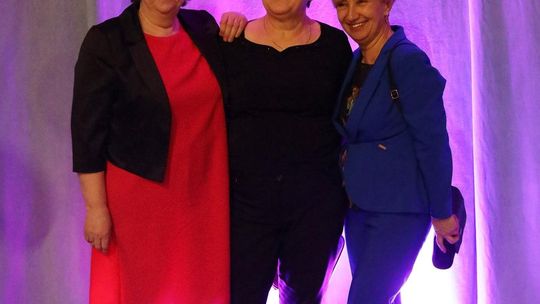 Dzień Kobiet w Leśniowicach. Pani bawiły się z zespołem Cookies Band cz. II [GALERIA ZDJĘĆ]