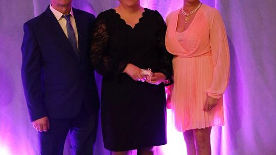 Dzień Kobiet w Leśniowicach. Pani bawiły się z zespołem Cookies Band cz. II [GALERIA ZDJĘĆ]