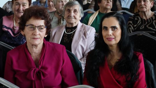 Dzień Kobiet w Leśniowicach. Pani bawiły się z zespołem Cookies Band cz. II [GALERIA ZDJĘĆ]