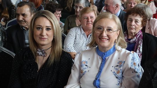 Dzień Kobiet w Leśniowicach. Pani bawiły się z zespołem Cookies Band cz. II [GALERIA ZDJĘĆ]