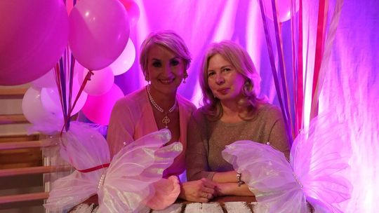 Dzień Kobiet w Leśniowicach. Pani bawiły się z zespołem Cookies Band cz. II [GALERIA ZDJĘĆ]