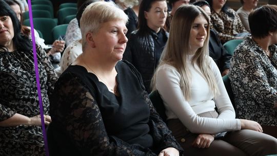 Dzień Kobiet w Leśniowicach. Pani bawiły się z zespołem Cookies Band cz. II [GALERIA ZDJĘĆ]