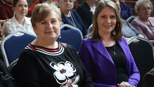 Dzień Kobiet w Leśniowicach. Pani bawiły się z zespołem Cookies Band cz. II [GALERIA ZDJĘĆ]