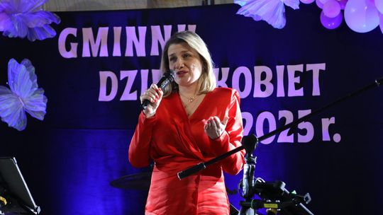 Dzień Kobiet w Leśniowicach. Pani bawiły się z zespołem Cookies Band cz. II [GALERIA ZDJĘĆ]