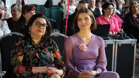 Dzień Kobiet w Leśniowicach. Pani bawiły się z zespołem Cookies Band cz. II [GALERIA ZDJĘĆ]