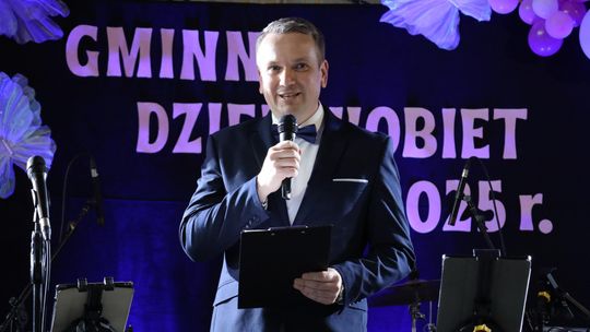 Dzień Kobiet w Leśniowicach. Pani bawiły się z zespołem Cookies Band cz. II [GALERIA ZDJĘĆ]