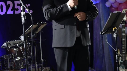 Dzień Kobiet w Leśniowicach. Pani bawiły się z zespołem Cookies Band cz. II [GALERIA ZDJĘĆ]