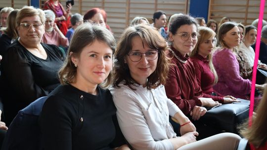 Dzień Kobiet w Leśniowicach. Pani bawiły się z zespołem Cookies Band cz. II [GALERIA ZDJĘĆ]