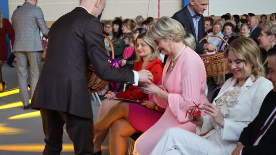 Dzień Kobiet w Leśniowicach. Pani bawiły się z zespołem Cookies Band cz. II [GALERIA ZDJĘĆ]