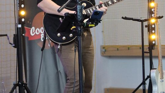 Dzień Kobiet w Leśniowicach. Pani bawiły się z zespołem Cookies Band cz. II [GALERIA ZDJĘĆ]