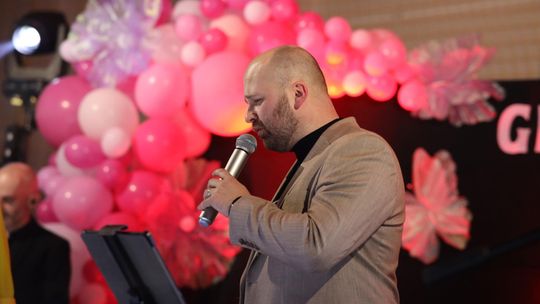 Dzień Kobiet w Leśniowicach. Pani bawiły się z zespołem Cookies Band cz. II [GALERIA ZDJĘĆ]