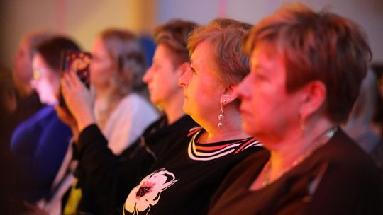 Dzień Kobiet w Leśniowicach. Pani bawiły się z zespołem Cookies Band cz. II [GALERIA ZDJĘĆ]