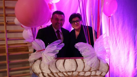 Dzień Kobiet w Leśniowicach. Pani bawiły się z zespołem Cookies Band cz. II [GALERIA ZDJĘĆ]