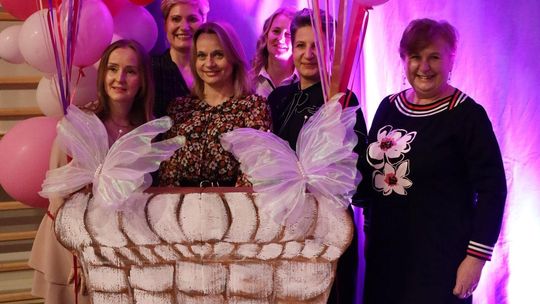 Dzień Kobiet w Leśniowicach. Pani bawiły się z zespołem Cookies Band cz. II [GALERIA ZDJĘĆ]