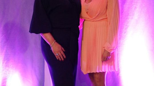 Dzień Kobiet w Leśniowicach. Pani bawiły się z zespołem Cookies Band cz. II [GALERIA ZDJĘĆ]