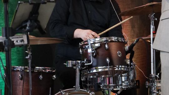 Dzień Kobiet w Leśniowicach. Pani bawiły się z zespołem Cookies Band cz. II [GALERIA ZDJĘĆ]