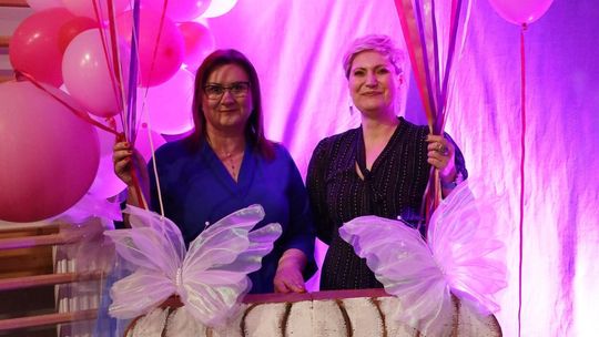 Dzień Kobiet w Leśniowicach. Pani bawiły się z zespołem Cookies Band cz. II [GALERIA ZDJĘĆ]