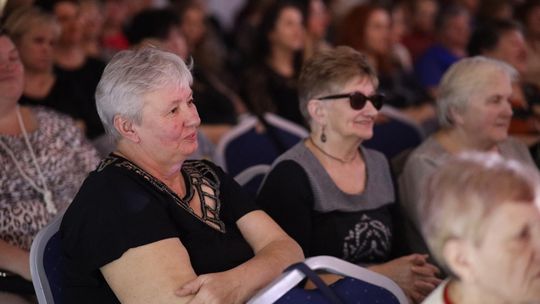 Dzień Kobiet w Leśniowicach. Pani bawiły się z zespołem Cookies Band cz. II [GALERIA ZDJĘĆ]