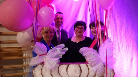 Dzień Kobiet w Leśniowicach. Pani bawiły się z zespołem Cookies Band cz. II [GALERIA ZDJĘĆ]