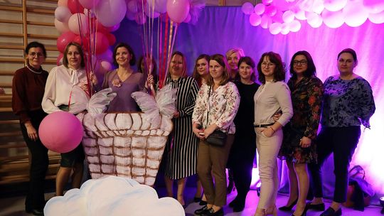 Dzień Kobiet w Leśniowicach. Pani bawiły się z zespołem Cookies Band cz. II [GALERIA ZDJĘĆ]