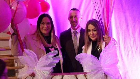 Dzień Kobiet w Leśniowicach. Pani bawiły się z zespołem Cookies Band cz. II [GALERIA ZDJĘĆ]