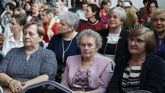 Dzień Kobiet w Leśniowicach. Pani bawiły się z zespołem Cookies Band cz. II [GALERIA ZDJĘĆ]