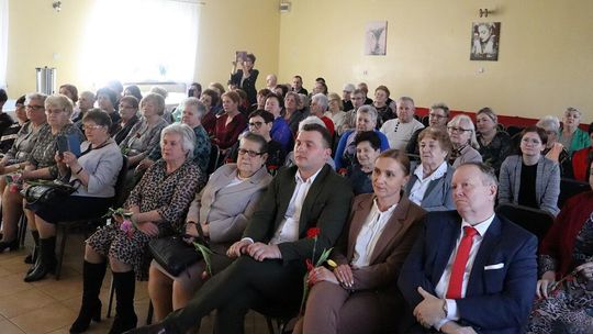 Gm. Białopole. Gminny Dzień Kobiet w świetlicy w Raciborowicach–Kolonii [GALERIA ZDJĘĆ]