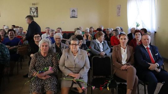 Gm. Białopole. Gminny Dzień Kobiet w świetlicy w Raciborowicach–Kolonii [GALERIA ZDJĘĆ]