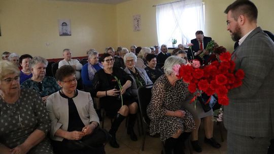 Gm. Białopole. Gminny Dzień Kobiet w świetlicy w Raciborowicach–Kolonii [GALERIA ZDJĘĆ]
