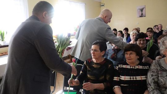 Gm. Białopole. Gminny Dzień Kobiet w świetlicy w Raciborowicach–Kolonii [GALERIA ZDJĘĆ]