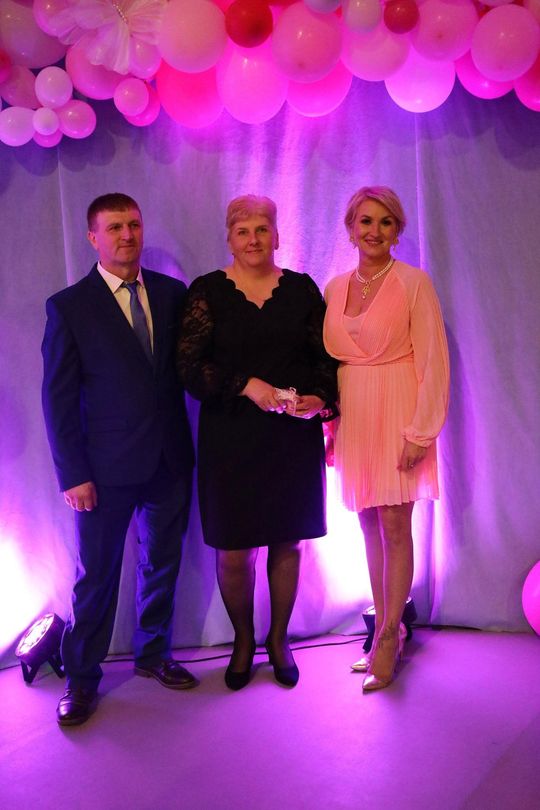 Dzień Kobiet w Leśniowicach. Pani bawiły się z zespołem Cookies Band cz. II [GALERIA ZDJĘĆ]