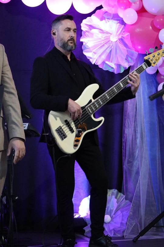 Dzień Kobiet w Leśniowicach. Pani bawiły się z zespołem Cookies Band cz. II [GALERIA ZDJĘĆ]