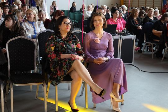 Dzień Kobiet w Leśniowicach. Pani bawiły się z zespołem Cookies Band cz. II [GALERIA ZDJĘĆ]