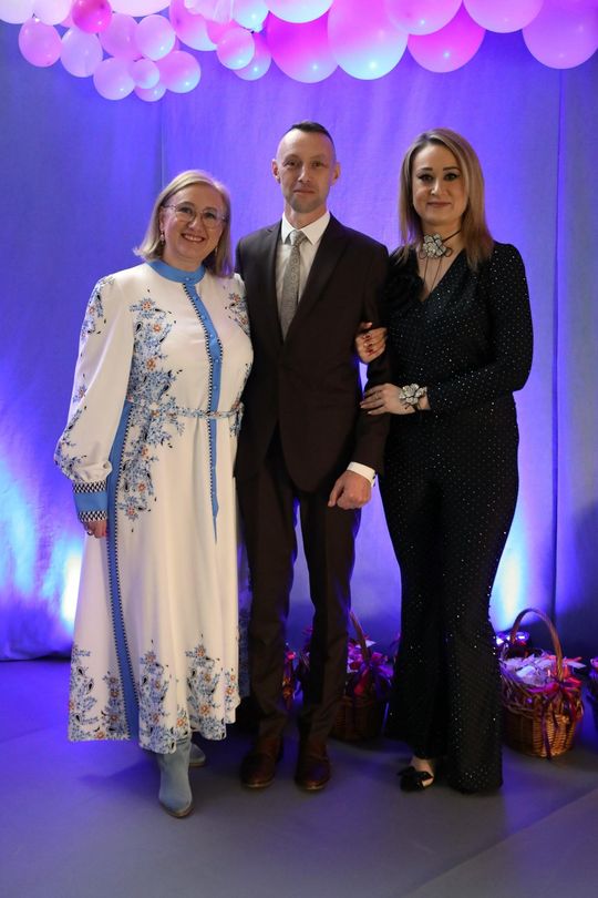 Dzień Kobiet w Leśniowicach. Pani bawiły się z zespołem Cookies Band cz. II [GALERIA ZDJĘĆ]