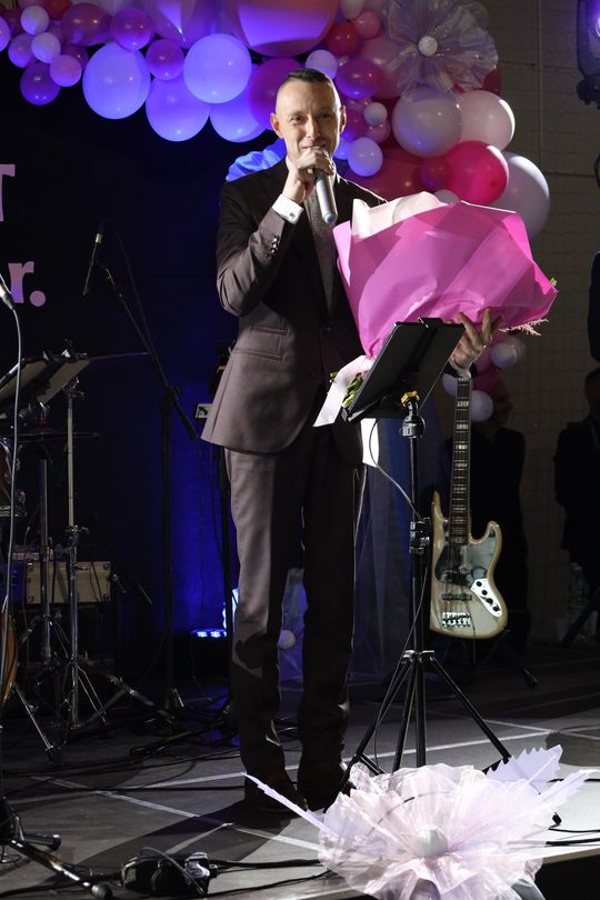 Dzień Kobiet w Leśniowicach. Pani bawiły się z zespołem Cookies Band cz. II [GALERIA ZDJĘĆ]