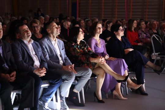 Dzień Kobiet w Leśniowicach. Pani bawiły się z zespołem Cookies Band cz. II [GALERIA ZDJĘĆ]