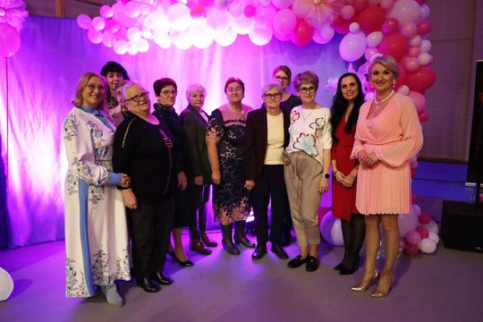 Dzień Kobiet w Leśniowicach. Pani bawiły się z zespołem Cookies Band cz. II [GALERIA ZDJĘĆ]