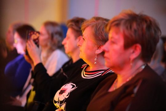 Dzień Kobiet w Leśniowicach. Pani bawiły się z zespołem Cookies Band cz. II [GALERIA ZDJĘĆ]