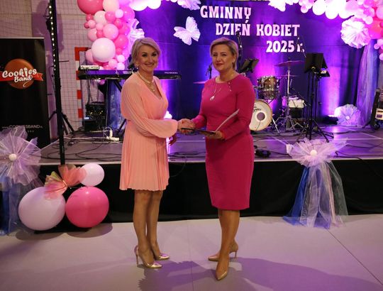 Dzień Kobiet w Leśniowicach. Pani bawiły się z zespołem Cookies Band cz. II [GALERIA ZDJĘĆ]