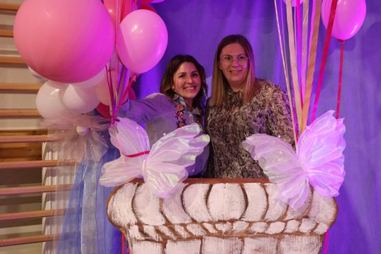 Dzień Kobiet w Leśniowicach. Pani bawiły się z zespołem Cookies Band cz. II [GALERIA ZDJĘĆ]