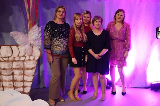 Dzień Kobiet w Leśniowicach. Pani bawiły się z zespołem Cookies Band cz. II [GALERIA ZDJĘĆ]