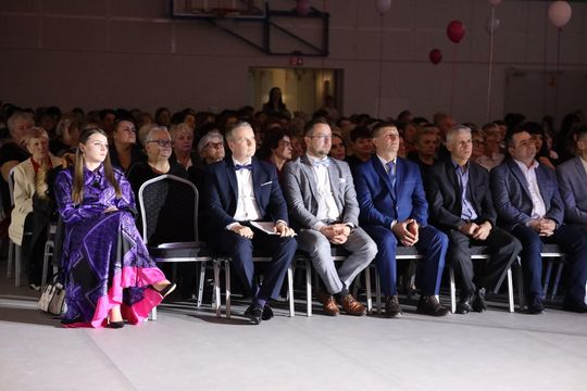 Dzień Kobiet w Leśniowicach. Pani bawiły się z zespołem Cookies Band cz. II [GALERIA ZDJĘĆ]