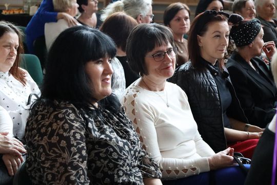 Dzień Kobiet w Leśniowicach. Pani bawiły się z zespołem Cookies Band cz. II [GALERIA ZDJĘĆ]