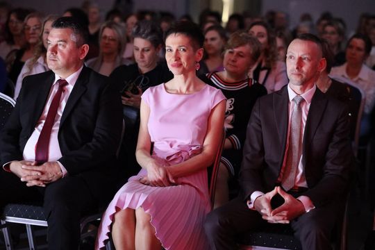 Dzień Kobiet w Leśniowicach. Pani bawiły się z zespołem Cookies Band cz. II [GALERIA ZDJĘĆ]