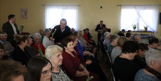 Gm. Białopole. Gminny Dzień Kobiet w świetlicy w Raciborowicach–Kolonii [GALERIA ZDJĘĆ]