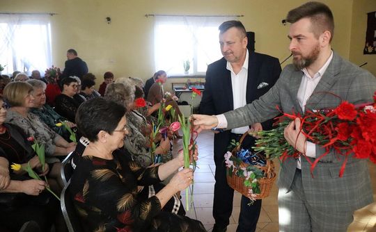 Gm. Białopole. Gminny Dzień Kobiet w świetlicy w Raciborowicach–Kolonii [GALERIA ZDJĘĆ]