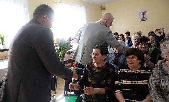 Gm. Białopole. Gminny Dzień Kobiet w świetlicy w Raciborowicach–Kolonii [GALERIA ZDJĘĆ]