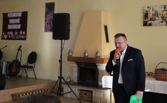 Gm. Białopole. Gminny Dzień Kobiet w świetlicy w Raciborowicach–Kolonii [GALERIA ZDJĘĆ]