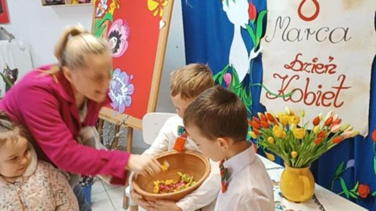 Chełm. Dzień Kobiet w Przedszkolu Miejskim nr 8 [GALERIA ZDJĘĆ]