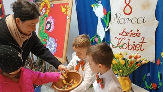 Chełm. Dzień Kobiet w Przedszkolu Miejskim nr 8 [GALERIA ZDJĘĆ]